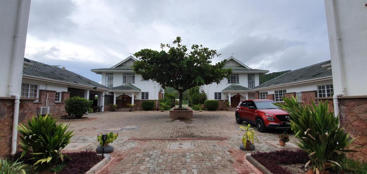 Ocean Jewels Hotel Grand Anse  Exterior photo